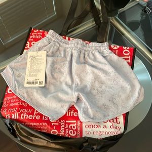Lululemon Hotty Hot Shorts 4”